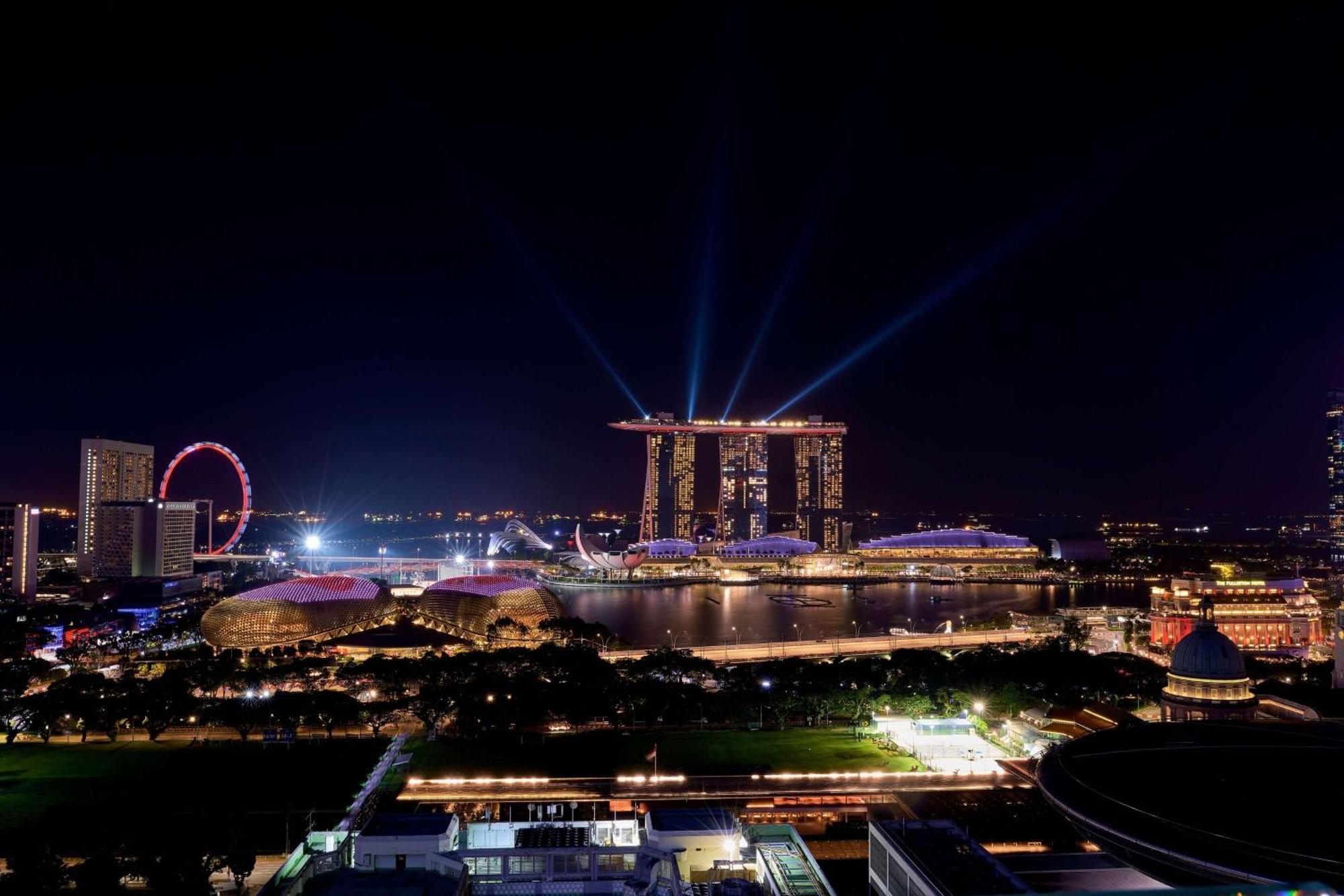 Peninsula Excelsior Singapore, A Wyndham Hotel Exterior photo